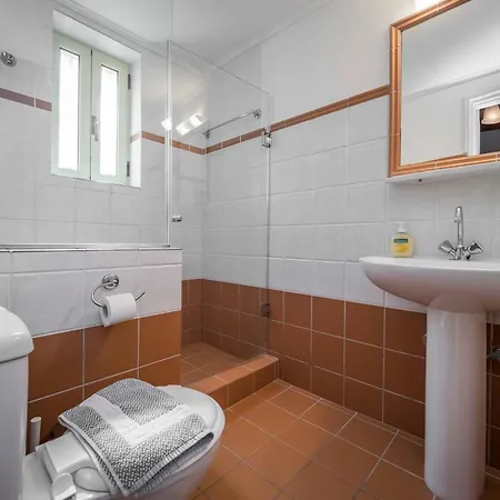 Palataki I Villa Leptíni